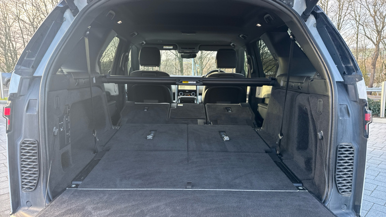 Land Rover Discovery 2.0 P300 R-Dynamic S 5dr Auto Petrol Station Wagon